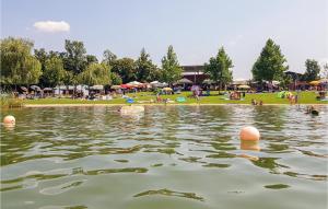 Goście zatrzymujący się w obiekcie Ferienhaus Am Naturbadesee
