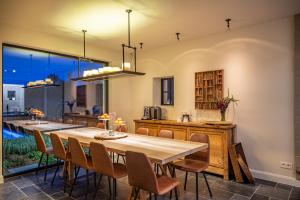 TV a/nebo společenská místnost v ubytování B&B 't Kloosterveld