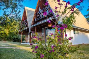 En have udenfor Villa Park Chalés - A sua fazendinha ao lado do Beto Carrero