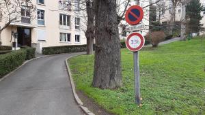 Zdjęcie z galerii obiektu Charmant Appartement 55 m 2 w mieście Bougival +8 zdjęć