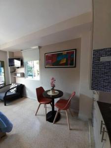 Χώρος καθιστικού στο R.504 Hermoso estudio, con cocina y baño privado.