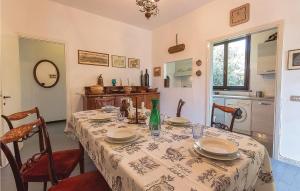 Kép Nice Apartment In Marti Pi With Wifi szállásáról Martiban a galériában
