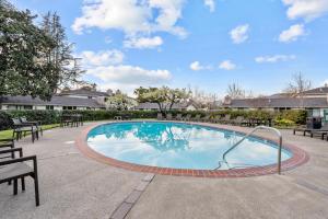 Bazén v ubytování 2 bed I Silverado Resort & Spa in Napa - Wine Town nebo v jeho okolí