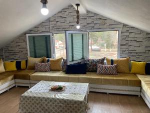 Gallery image of Cozy Studio Ain Soltane in Imouzzer Kandar