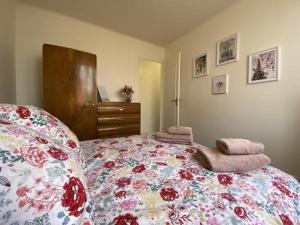 Postel nebo postele na pokoji v ubytování Appartement La Roche-Posay, 3 pièces, 4 personnes - FR-1-541-94