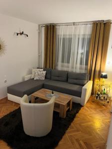 Posedenie v ubytovaní Sweet apartman Maša