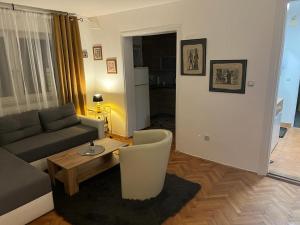 Posedenie v ubytovaní Sweet apartman Maša