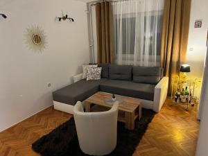 Posedenie v ubytovaní Sweet apartman Maša