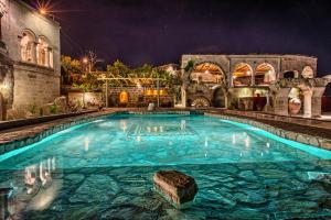 The swimming pool at or close to MUSEUM HOTEL - Relais & Châteaux