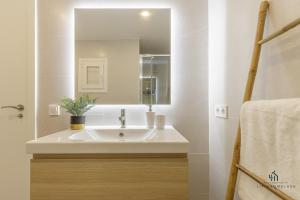 Kúpeľňa v ubytovaní Living4Malaga Boho Chic Apartment + 20 fotografií