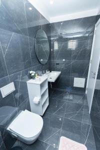 Koupelna v ubytování Hotel Viroi
