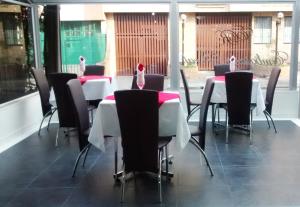 Restavracija oz. druge možnosti za prehrano v nastanitvi Hotel Embajada Real