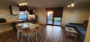 Kuchnia lub aneks kuchenny w obiekcie Apartamenty i Domki Mierzeja