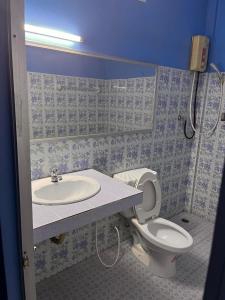 Koupelna v ubytování Metro Palace