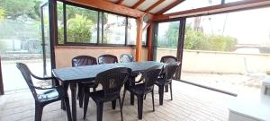 Balkón alebo terasa v ubytovaní Patios de la mer Villa à 200 m de la plage- Clim - Wifi - parking