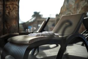 A seating area at Tenute Al Bano