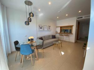 Zdjęcie z galerii obiektu Oasis Roma w mieście Roquetas de Mar