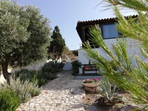 Zahrada ubytování Cap Sounion Seafront Apartment - Adults Only