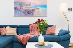 Posedenie v ubytovaní Beachfront Luxury Complex 2BD Sunset Apartment