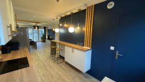 Zdjęcie z galerii obiektu BLUE IRO, lumineux, 4 chambres, balcon, 105m2 w mieście Saint-Étienne