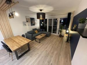 Zdjęcie z galerii obiektu BLUE IRO, lumineux, 4 chambres, balcon, 105m2 w mieście Saint-Étienne