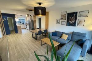 Zdjęcie z galerii obiektu BLUE IRO, lumineux, 4 chambres, balcon, 105m2 w mieście Saint-Étienne