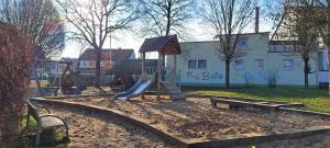 Ein Kinderspielbereich in der Unterkunft FeWo Hafner "Zuhause mit Ausblick"
