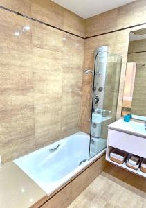 Koupelna v ubytování BEACH VALENCIA LUXURY B40-7 Apartament on Beach