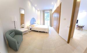 Postel nebo postele na pokoji v ubytování BEACH VALENCIA LUXURY B40-7 Apartament on Beach