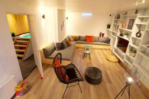 Afbeelding uit fotogalerij van Jacuzzi & Sauna Villa 2 in Tzummarum