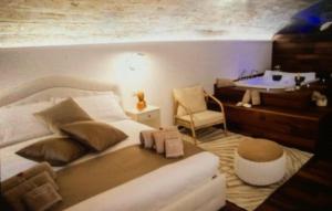 A seating area at LC Luxury Apartment