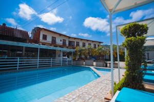 a view of the pool at the hotel at Hotel & Suites Posada Molina in Cuetzalán del Progreso