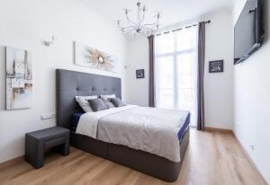 Sunny and Modern Baquis Flat