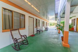 Fotografija v galeriji nastanitve Hotel El Cocobolo Food&Rest Room 5 B&B WiFi AC Pkg Free Swimmingpool v mestu Liberia
