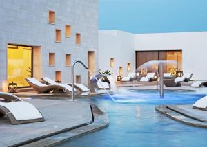 A piscina localizada em Grand Palladium White Island Resort & Spa - All Inclusive ou nos arredores