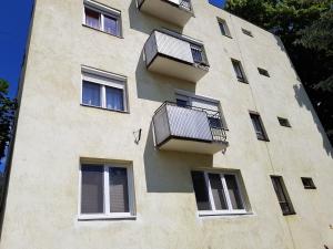 The building in which Az apartmant is located