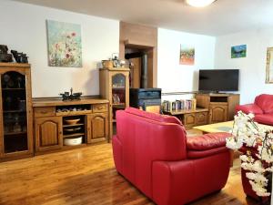 TV a/nebo společenská místnost v ubytování Apartment Melanie
