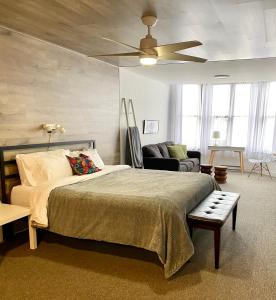 Cama ou camas em um quarto em Onora Suites