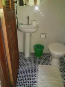 Ένα μπάνιο στο Casa Cachoeira Crepúsculo