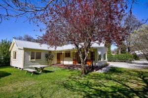 Zahrada ubytování Aberdeen Cottage - Nestled in the Heart of Arrowtown - New!