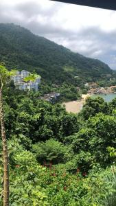 Angra dos Reis Porto Real tesisinin kuş bakışı görünümü