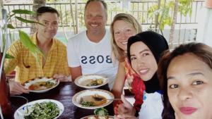 入住Raja Ampat Sandy Guest House的客人