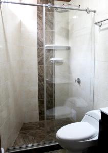 Ένα μπάνιο στο Finca Hotel Villa Gladys en Mesitas del Colegio