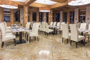 Posezení v ubytování Hotel Zbójnicówka