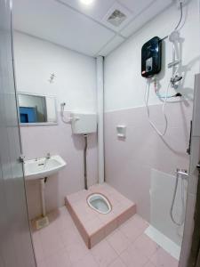 Venice Guest Hostel - Bilik Sahaja的一间浴室