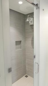 O baie la The Grid Co-Living Managed by HII