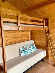 Villa La Finca emeletes ágyai egy szobában