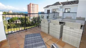 A balcony or terrace at Marina Duquesa 951