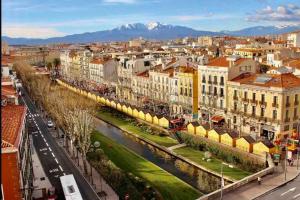 Widok na miasto Perpignan z tego apartamentu