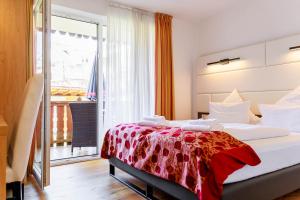 Postel nebo postele na pokoji v ubytování Bodensee-Hotel Kreuz